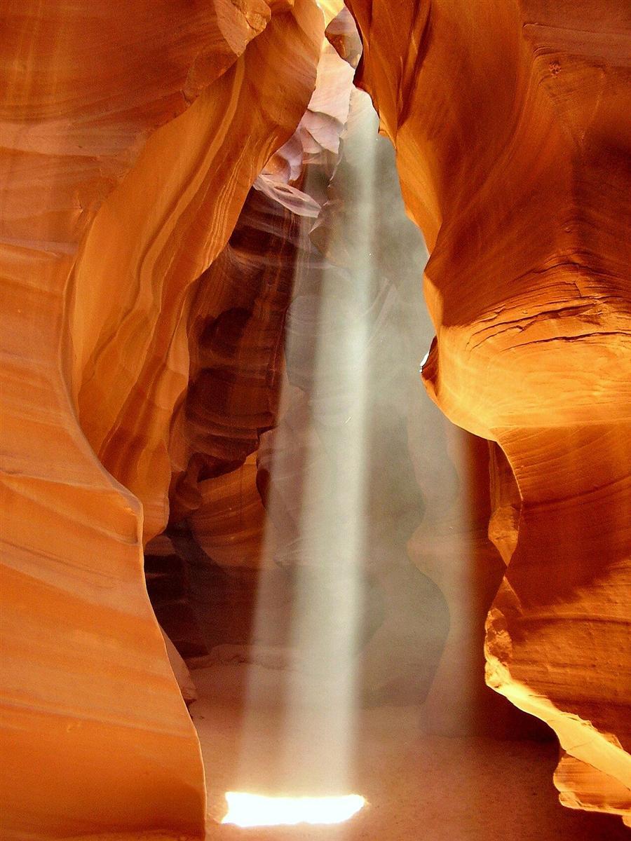Antelope Canyon slot canyon, Arizona