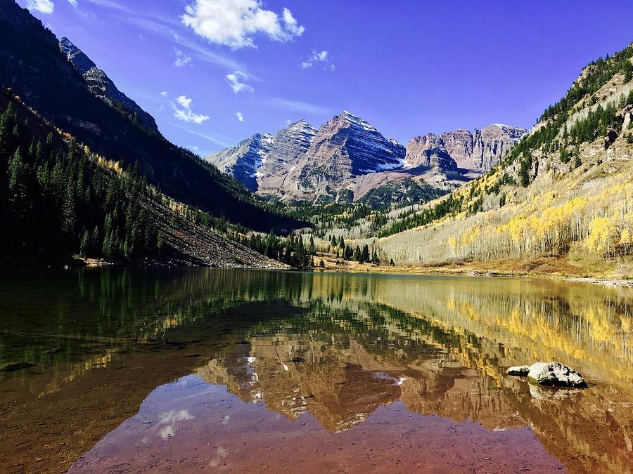 Maroon Bells peaks reflected in Maroon Lake near Aspen, Colorado